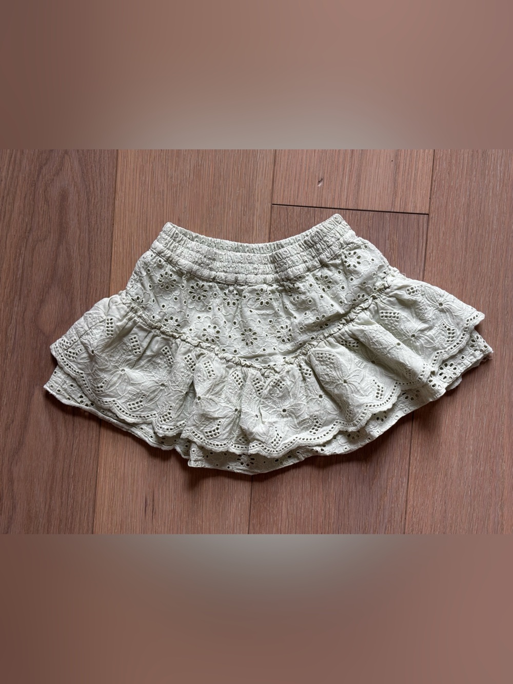 Zara light green Eyelet Ruffle Skort 8-9